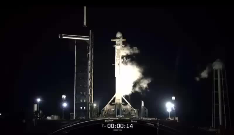 SpaceX успешно запустила восьмую миссию космоплана X 37B