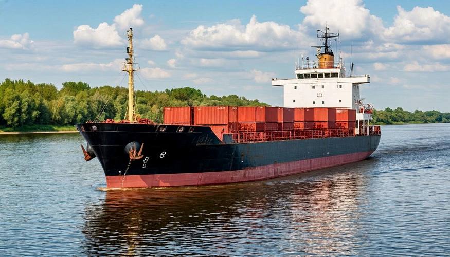 В Ростовской области судно с пшеницей село на мель В Константиновском районе судно Русич 5 село на мель на реке Дон при выходе из гидроузла Константиновский Об этом рассказали в пресс службе МЧС России по Ростовской области Известно что на борту находились 12 членов экипажа а также 3000 тонн пшеницы Пострадавших разлива нефтепродуктов нет Судовой ход не перекрыт уточнили в ведомстве Известно что судно сняли с мели около 23 00 накануне 5 сентября Подпишись на 1Rnd Написать в редакцию