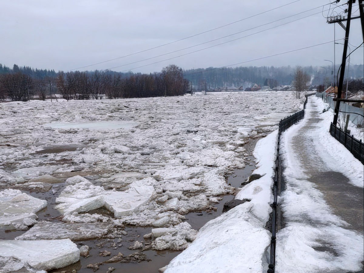 В Челябинской области начинают подготовку к безаварийному пропуску паводка gubernia74 ru articles society 1138261 Одной из важных тем первого в 2026 году областного совещания стала подготовка к весеннему паводку Губернатор Челябинской области Алексей Текслер поручил обеспечить полную готовность к паводковому периоду Необходимо провести все запланированные работы на гидротехнических сооружениях Учитываем опыт прошлых лет в том числе подтоплений на реке Сим сказал губернатор Необходимо уже сейчас готовить планы мероприятий приступать к их реализации t me chgub