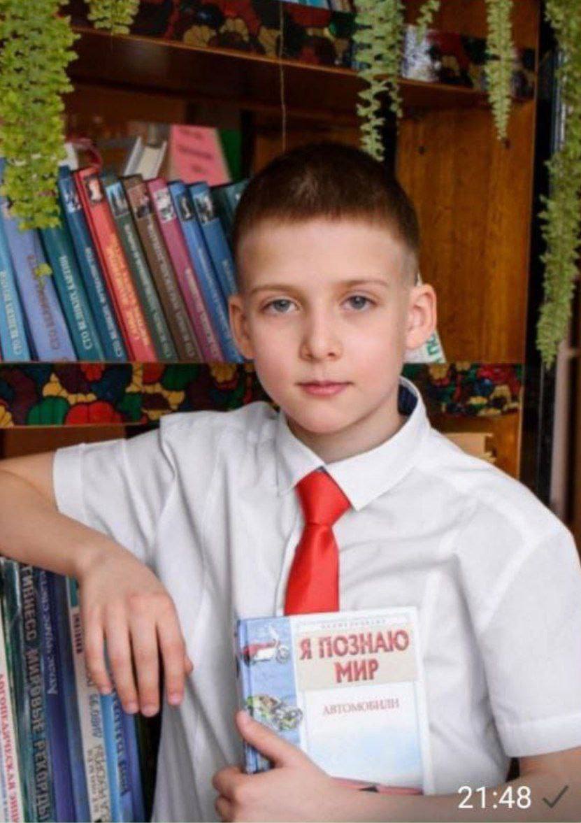 В Шарыпово полицейские подняты по тревоге на поиски 10-летнего мальчика О пропаже ребёнка в дежурную часть МО МВД России «Шарыповский» сообщила мать ребенка. Она рассказала, что после тренировки в спорт-комплексе «Надежда» мальчик не вернулся домой. На поиски несовершеннолетнего незамедлительно был поднят личный состав отдела полиции. Во взаимодействии с волонтерами и местными жителями сотрудники органов внутренних дел проверяют места, где может находиться мальчик. Был одет: куртка чёрного цвета с красными и желтыми лампасами, чёрные спортивные брюки, серые кроссовки, летняя кепка с бело-черными пятнами. Если вы знаете, где находится ребёнок, позвоните по номерам 8 39153 65-701, 8 923 270-49-07 или 102. ГУ МВД России по Красноярскому краю
