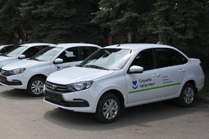 Новые современные автомобили, которые позволят повысить оперативность и качество медпомощи населению, получили три районные больницы в Карачаево-Черкесии. Специализированный транспорт поступил в Карачаевский, Малокарачаевский и Усть-Джегутинский районы. Машины предназначены для повышения мобильности сотрудников, оперативного реагирования на обращения граждан и расширения спектра предоставляемых медуслуг, в том числе в самых отдаленных населенных пунктах республики.