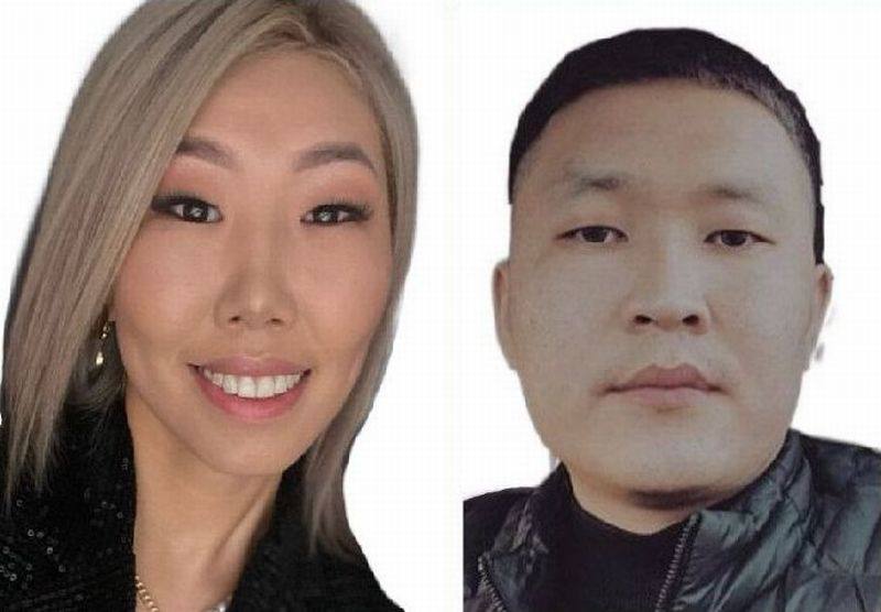 В Бурятии завершено расследование громкого дела об убийстве Сэсэг Буиновой и Стаса Норбоева Следствие установило что убийцей молодых людей оказался 40 летний мужчина который нигде не работал и имел крупные долги Вечером 11 апреля он заметил на улице Бабушкина автомобиль с незнакомыми людьми Зайдя в салон и угрожая пистолетом он заставил водителя отъехать к безлюдному месту где расправился с сними похитил их деньги телефоны ювелирные изделия машину и другие ценности а тела спрятал неподалеку Следы крови с машины он попытался замести Позже злоумышленник решил избавиться от похищенной машины В ночь на 13 апреля он взял автомобиль у знакомого и вывез на нем тела к заброшенному гаражному боксу где скинул их в смотровую яму Также выяснилось что в ночь на 20 апреля мужчина убил своего знакомого который мог стать свидетелем преступления и поджег гараж с машиной В это время в дом случайно зашли другие люди Он угрожал им но они успели сбежать После этого обвиняемый причинил себе огнестрельные ранения и вскоре скончался в больнице Уголовное дело с обвинительным заключением направлено в суд для рассмотрения по существу Радио Бурятии