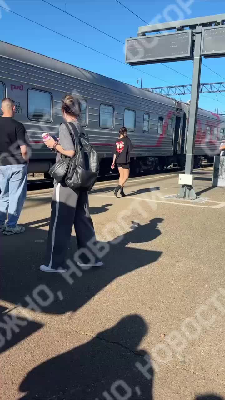 Эвакуация пассажиров поезда Петербург-Адлер на станции Горячий Ключ