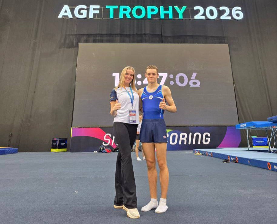 Краснодарцы завоевали серебряные медали на этапе Кубка мира по прыжкам на батуте Соревнования проходили в Баку где участвовали спортсмены из Азербайджана Казахстана США Польши Турции Беларуси и России Воспитанник краснодарской спортшколы 3 Максим Диденко занял второе место в финале индивидуальных прыжков уступив представителю Беларуси Александра Лямина спортсменка краевой специализированной спортшколы 1 стала серебряным призером в дисциплине акробатическая дорожка Оба выступали за сборную России Кубанские Новости Мы в MAX