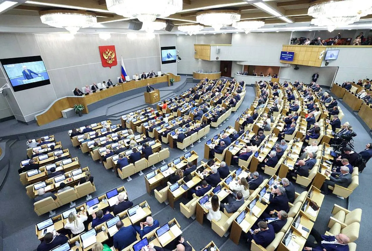 Депутаты попытаются что то разрешить россиянам единороссы в преддверии выборов в Госдуму начали искать позитивную повестку пишут Ведомости Им рекомендовали предлагать не запретительные инициативы а идеи которые бы разрешали какие либо действия потому что люди устали от запретов Dagestan today