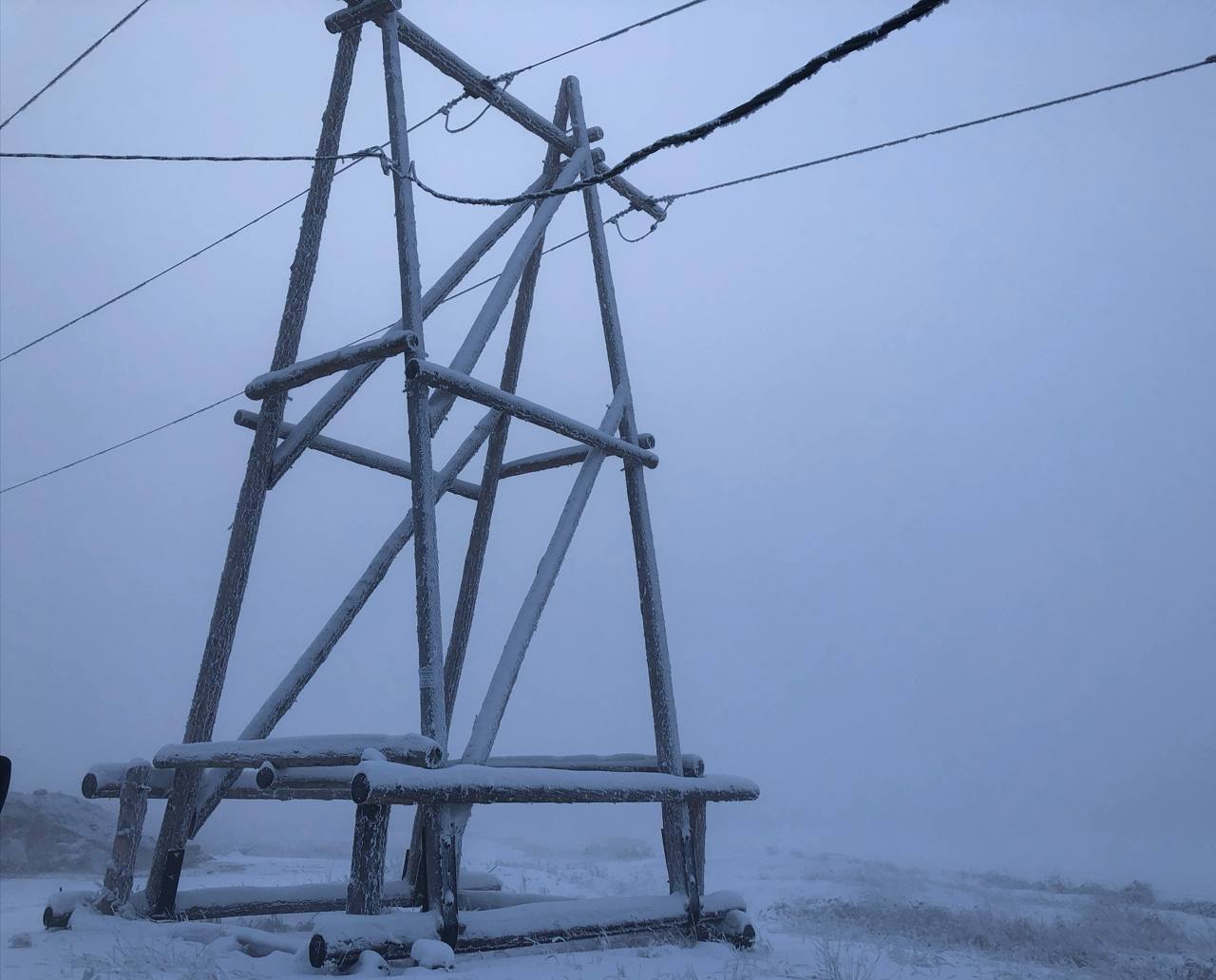 В Якутске восстановлено электроснабжение потребителей в районе Хатын Юряхского шоссе и Окружного шоссе Причиной технологического нарушения стало повреждение в абонентских сетях Энергетики Центрального РЭС ввели в работу линию электропередачи МТТБ кроме поврежденного участка Ограничения бытовых потребителей полностью сняты