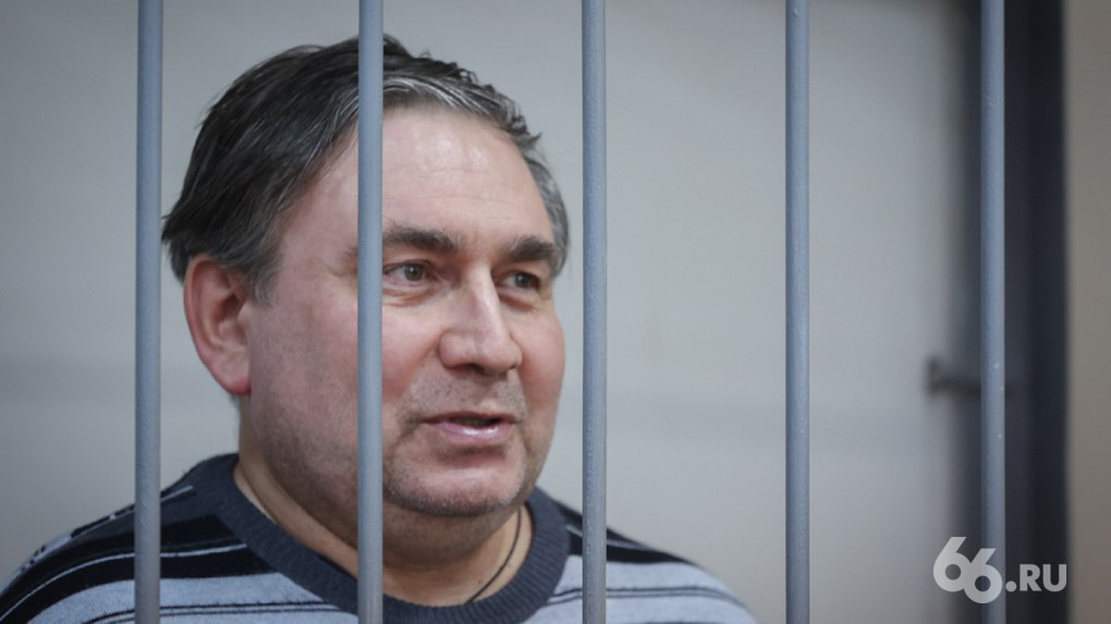 Из СИЗО выпустили экс-министра ЖКХ Свердловской области Николаю Смирнову, которого обвиняют во взяточничестве, изменили меру пресечения на запрет определенных действий, сообщили в пресс-службе судов Свердловской области. Бывшего главу министерства задержали еще в январе спустя 11 дней после увольнения. Обстоятельства его уголовного дела до сих пор неизвестны. Новости из Екатеринбурга