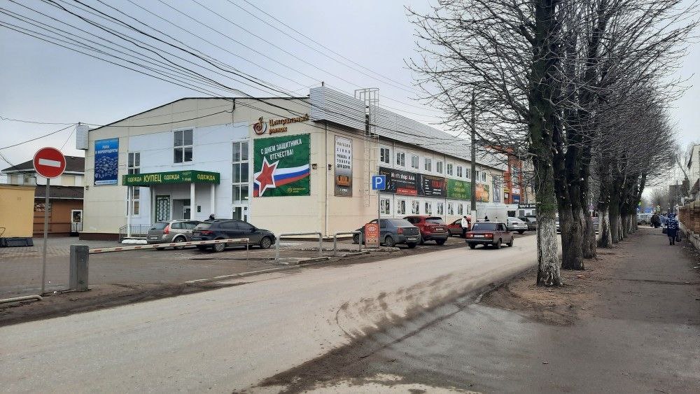 В Новомосковск начинает возвращаться зима  В воскресенье 2 февраля в Новомосковске прогнозируется переменная облачность и осадки в виде снега. Температура воздуха в ночные и дневные часы будет колебаться в пределах от 0 до -2°. Атмосферное давление составит 740 мм рт.ст. Относительная влажность воздуха 88%. Ветер будет дуть юго-западный со скоростью 3-4 м/с. В результате этого на улице будет ощущаться как −6°С.   Источник