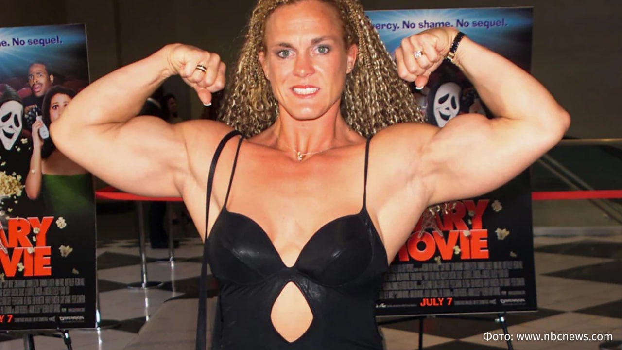 Бодибилдерша и актриса из Очень страшного кино Джейн Трка скончалась в возрасте 62 лет Причина смерти Трка остается неизвестной подтвердил офис судебно медицинской экспертизы Сан Диего NBC News Ее сын сообщил что не знал о возможных заболеваниях актрисы которые могли бы привести к летальному исходу Популярность Джейн Трка возросла после появления в некоторых фитнес журналах благодаря бодибилдингу а также после роли мисс Манн в американской комедии 2000 года Очень страшное кино РЕН ТВ в Telegram в MAX