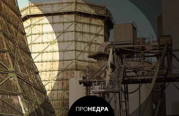 ТЭЦ в Казахстане построят Сингапурские компании В Казахстане строительство двух теплоэлектроцентралей в Семее и Усть Каменогорске будет реализовано казахстанско сингапурским консорциумом вместо российских подрядчиков сообщает Orda Контракты с консорциумом были подписаны в январе 2026 года В ближайшее время стороны планируют приступить к подготовке строительных площадок и размещению заказов на оборудование Ожидается что поставки начнутся в 2027 году а ввод обеих ТЭЦ в эксплуатацию запланирован на конец 2029 года В проектах предполагается использование технологий чистого угля а также элементов искусственного интеллекта Ранее мы писали что Казахстан подвинул Россию в строительстве ТЭЦ   Пронедра Подписывайся   Пронедра теперь и в Max