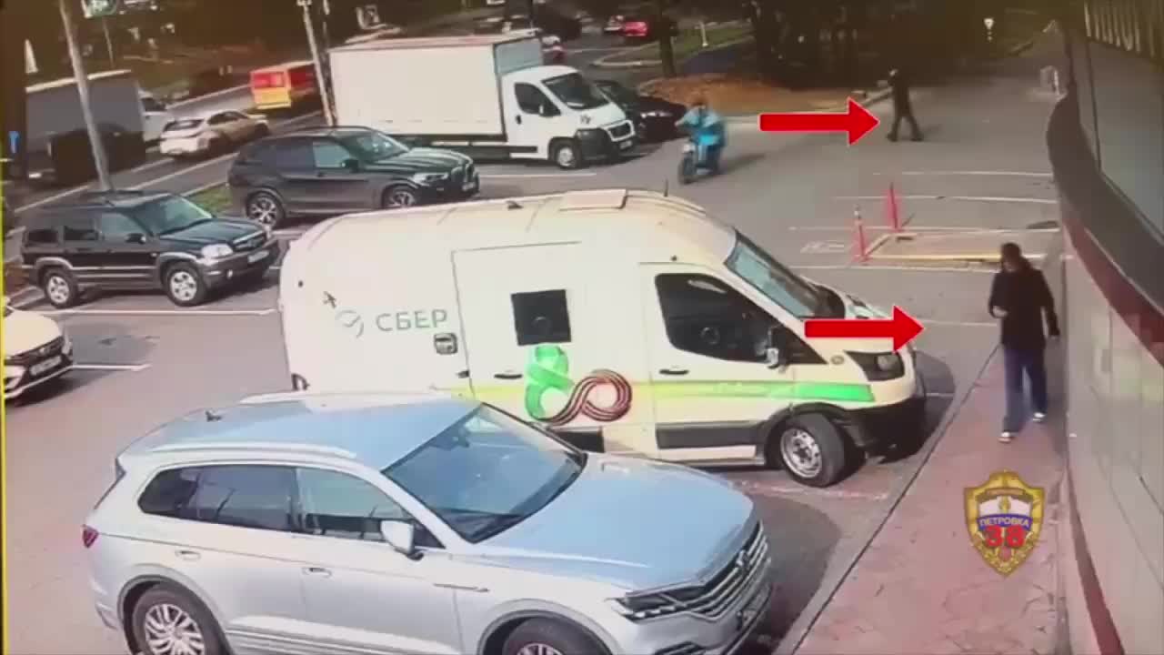 Москвич потерял 30 миллионов рублей после кражи из автомобиля