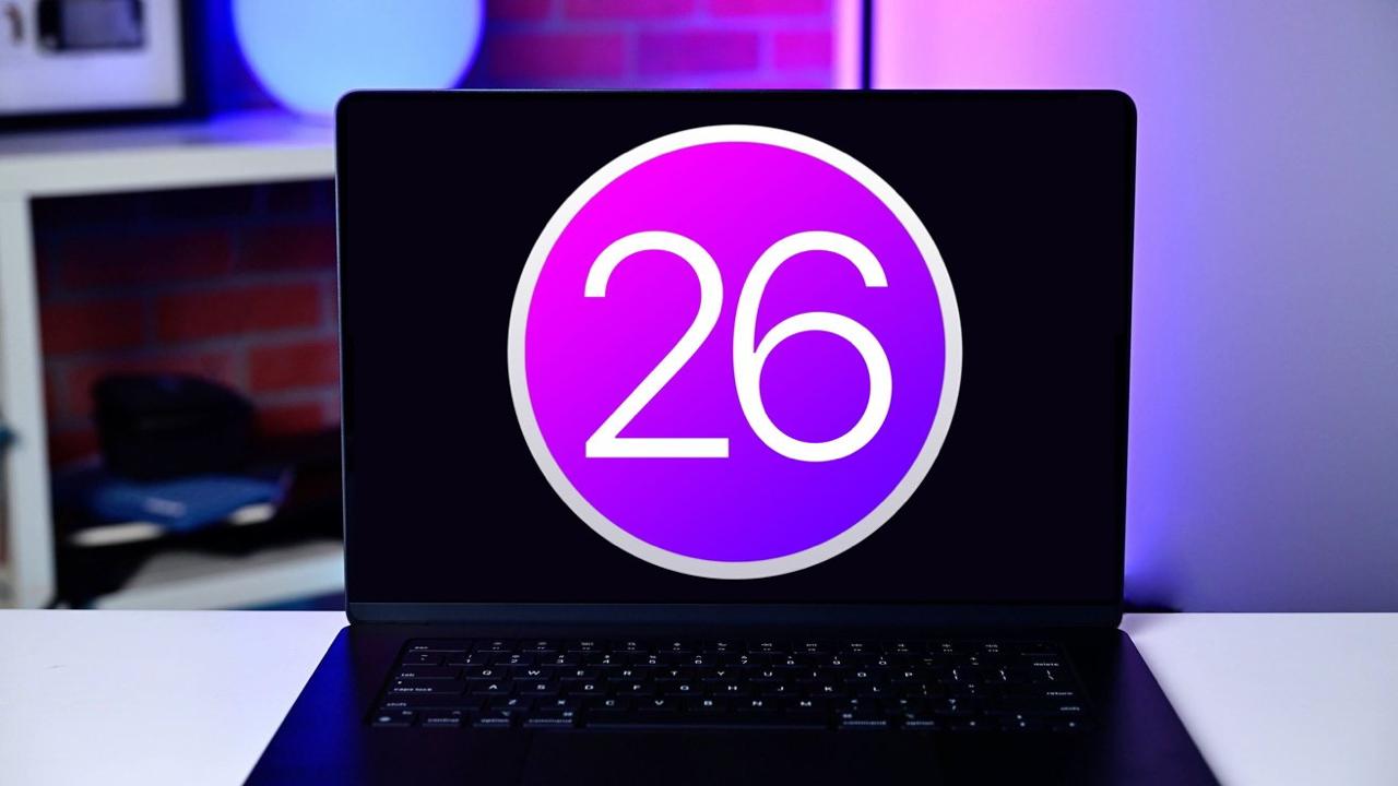 Раскрыто название macOS 26. Подсказка: в этот раз выбрали озеро Авторитетный инсайдер и журналист Bloomberg Марк Гурман заявил, что название следующей версии macOS будет Tahoe, в честь озера Тахо в Калифорнии. Это название будет сопровождать первый редизайн macOS после значительных изменений в Big Sur в 2020 году. Гурман описывает macOS 26 как третий значительный редизайн macOS с тех пор, как Apple перешла на калифорнийские названия, поэтому компания хотела найти для него что-то особенное. «Мне сказали, что компания выбрала озеро Тахо в качестве своего следующего названия, сделав его macOS Tahoe. Это известная курортная зона и место отдыха и второе место жительства для многих сотрудников Apple», — отметил Гурман. Напомним, по слухам, Apple собирается переделать все свои операционные системы под visionOS с полупрозрачными окнами и плавающими элементами интерфейса. А озеро Тахо вполне соответствует этой концепции. Официальный анонс iOS 26, iPadOS 26, tvOS 26, macOS 26, watchOS 26 и visionOS 26 состоится уже 9 июня на конференции WWDC.