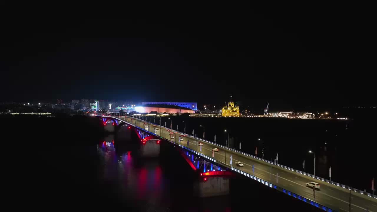 Тестирование архитектурной подсветки на фасаде ледовой арены в Нижнем Новгороде