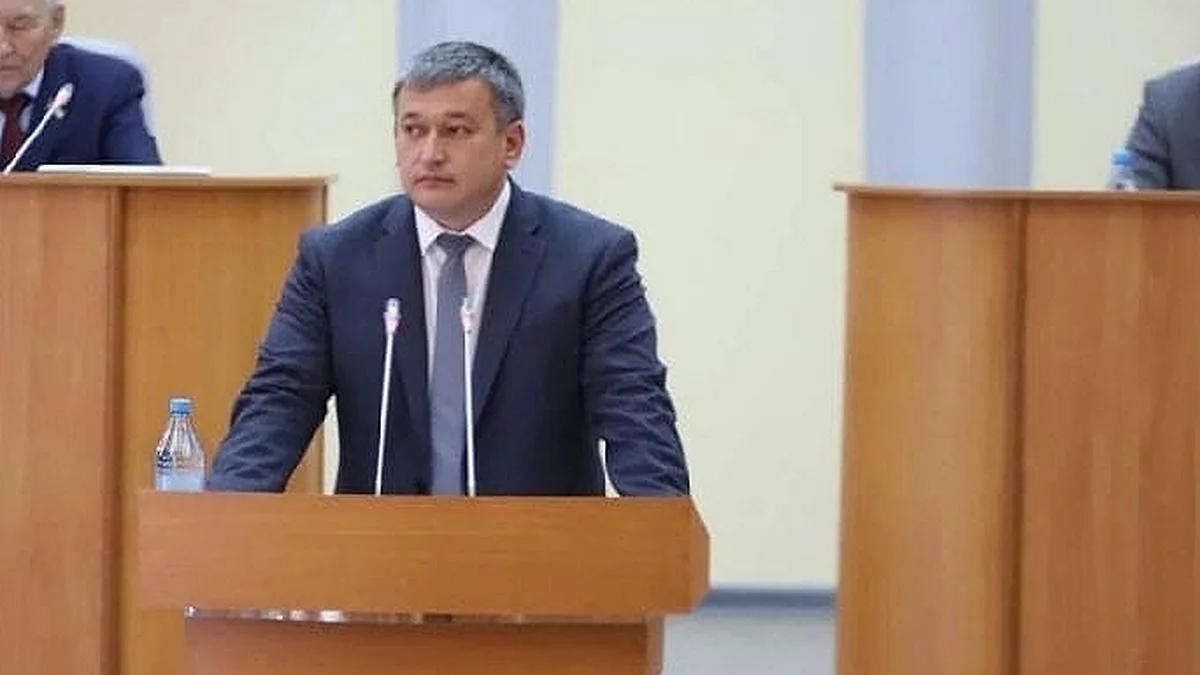 Министра финансов Хакасии отправили в отставку на фоне скандала с зарплатами бюджетников Глава Хакасии Валентин Коновалов принял решение об отставке Игоря Тугужекова Временно исполнять обязанности министра финансов республики будет Марина Гардер которая до этого работала заместителем руководителя ведомства Кадровая перестановка произошла после того как часть бюджетников не получили зарплату перед новогодними праздниками Подробнее на Бабре хакасия kras 24