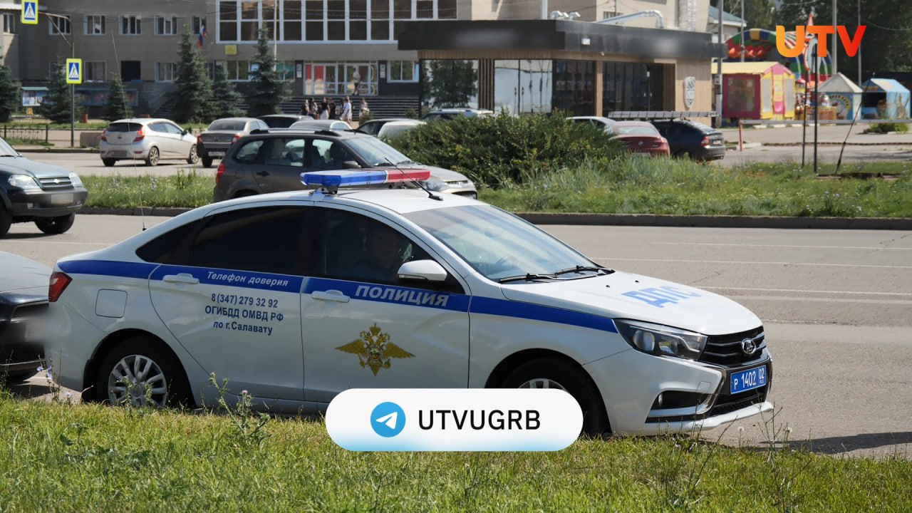 #   В Салавате с начала года произошло 27 аварий с участием велосипедистов и электросамокатчиков  По информации Госавтоинспекции города с 1 января по 30 июля зарегистрировано:   21 ДТП с участием велосипедистов, 3 из них получили травмы различной степени тяжести;   6 аварий с электросамокатами, 2 человека были травмированы.   ‍ Сотрудники ГИБДД отмечают, что чаще горожане попадают в аварии, потому что нарушают правила и пересекают пешеходные переходы не спешившись с велосипеда, самоката либо другого средства индивидуальной мобильности.  “На нерегулируемом пешеходном переходе водитель автомобиля может не успеть отреагировать на человека, который быстро едет на средстве передвижения. Если вы идете пешком, то будете в зоне видимости водителей и сможете вовремя среагировать”, - сообщили в Госавтоинспекции Салавата.