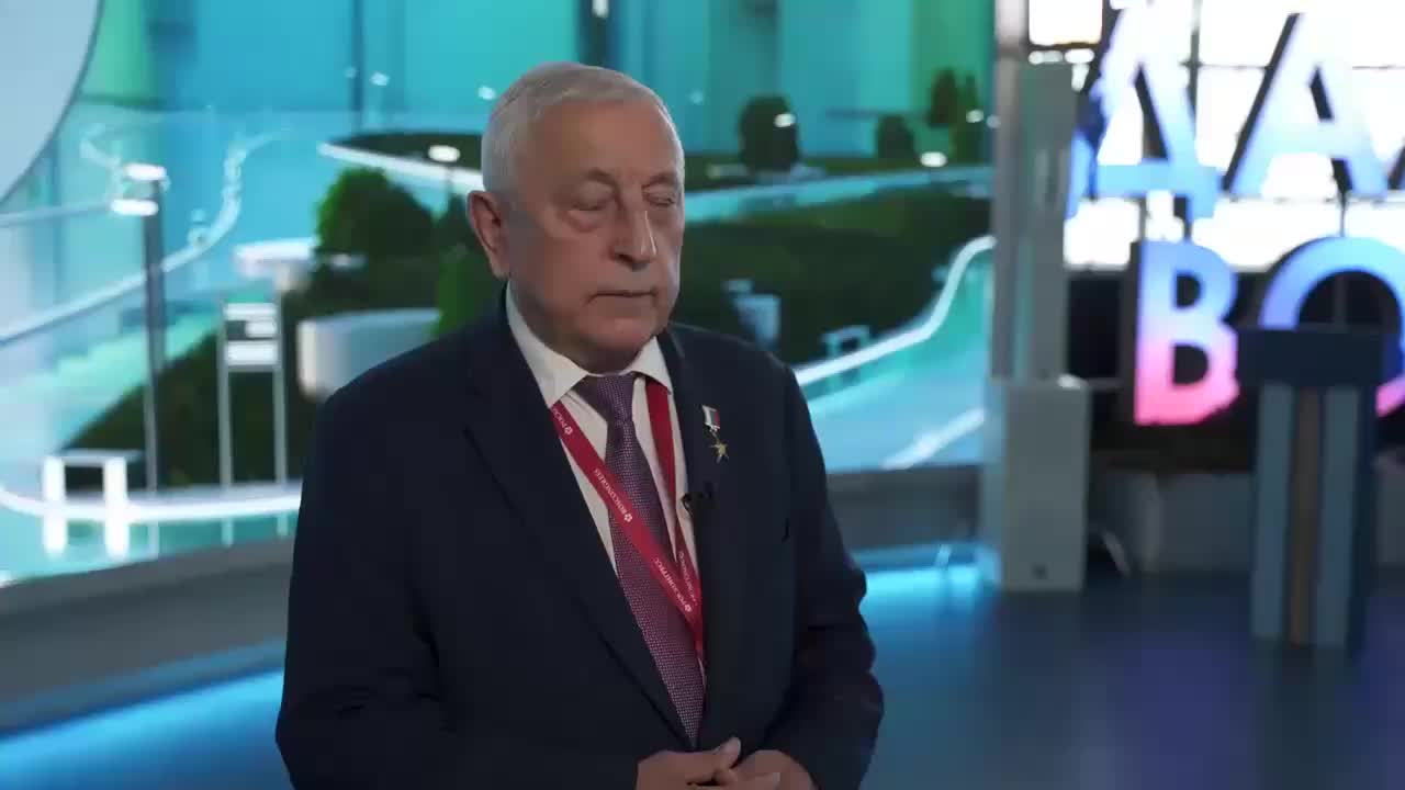 В Москве стартовал новый сезон проекта 'Встреча поколений' с участием Артура Чилингарова