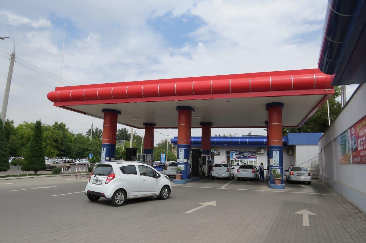 Узбекнефтегаз прекращает продажу бензина АИ 80 С 2 сентября 2025 года АО Узбекнефтегаз полностью прекращает реализацию бензина марки Аи 80 через биржевые торги Решение принято в рамках Государственной программы по реализации Стратегии Узбекистан 2030 и объявленного в стране Года охраны окружающей среды и зеленой экономики kun uz ru 34648909 Официальные страницы Kun uz Telegram Facebook Instagram Youtube