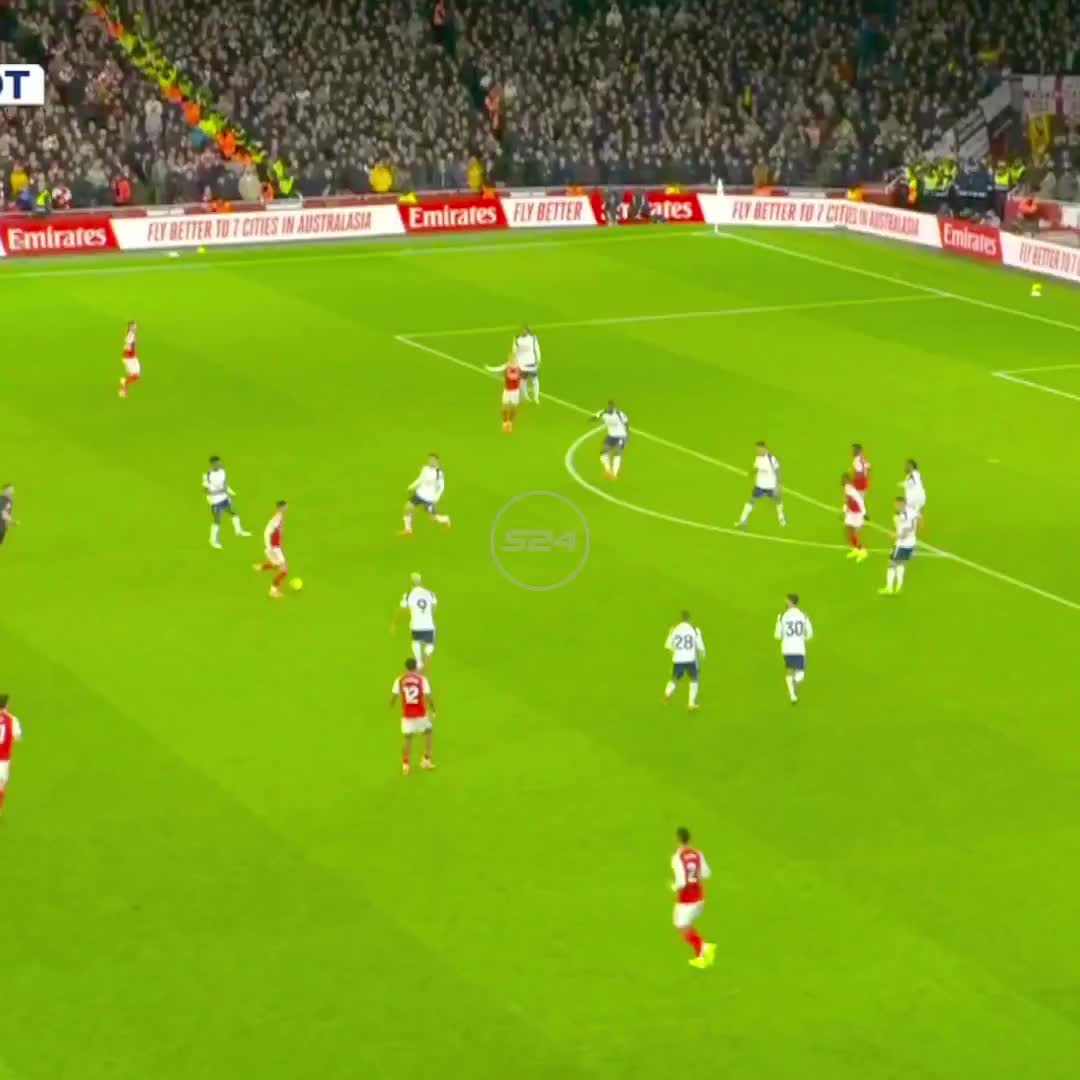 Арсенал одержал уверенную победу над Тоттенхэмом в лондонском дерби