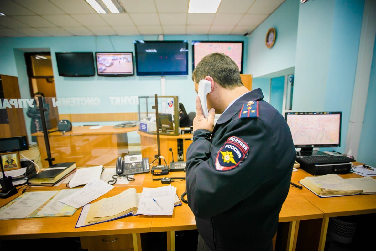 В Карачаево-Черкесии возбудили дело о незаконной продаже чиновником земель  В Карачаево-Черкесии возбуждено уголовное дело в отношении начальника управления имущественных отношений мэрии Черкесска.  В начале 2024 года чиновник утвердил незаконные схемы размещения земельных участков на кадастровом плане города. Это позволило ему заключать несанкционированные соглашения о перераспределении земель, находящихся в муниципальной и в частной собственности.
