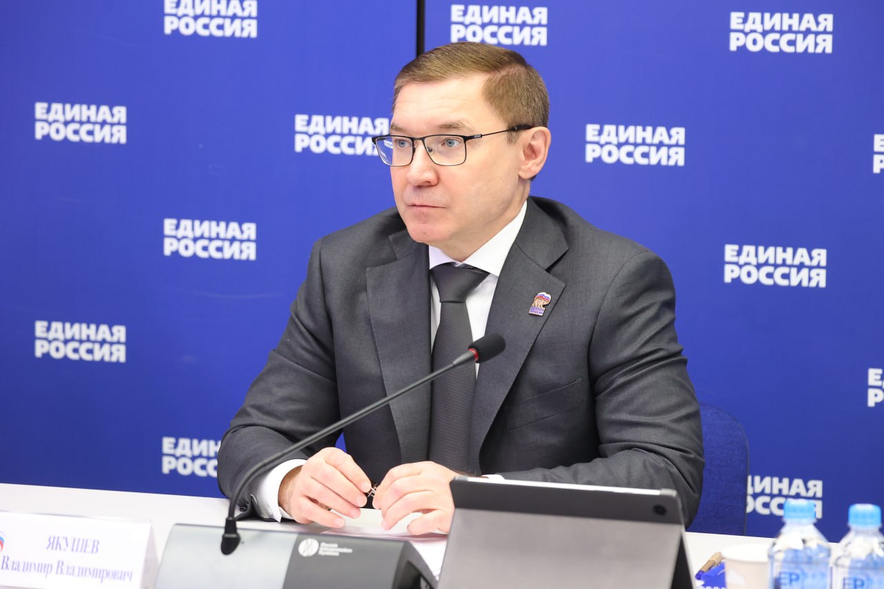 Владимир Якушев Капремонт завершен в 749 школах План по программе составляет 1231 объект Из 143 детсадов отремонтировано 54 Необходимо оперативно разобраться в причинах такой ситуации Рассчитываю услышать текущий статус по проблеме и сроки ее решения акцентировал секретарь Генсовета В план капремонта объектов среднего профессионального образования в этом году включены 77 зданий Завершены работы по 28 объектам