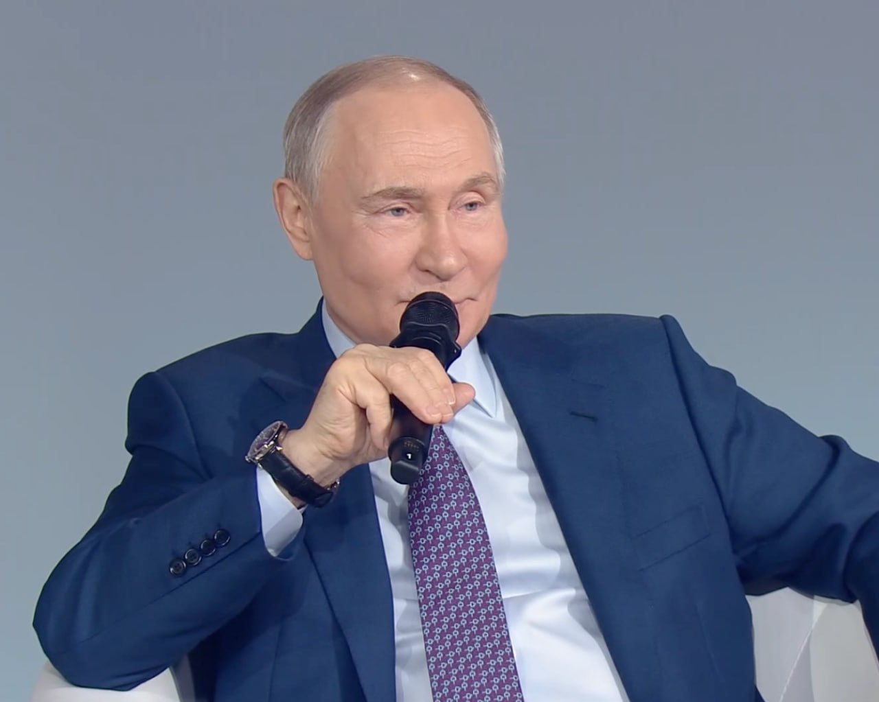 Путин поддержал идею ввести в России звание «Заслуженный просветитель». Подписаться Прислать новость Читать аналитику