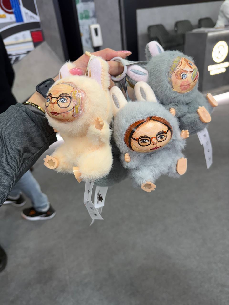 На ПМЭФ нашли популярные игрушки Лабубу с лицом Набиуллиной, Пескова, Лаврова и Медведева Как теперь это развидеть?