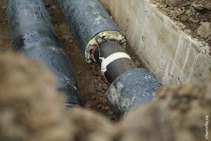 ВНИМАНИЕ В связи с устранением дефекта на тепловой сети будет отсутствовать теплоснабжение в Индустриальном районе Для её устранения 11 января с 09 00 до 17 00 будет временно ограничено теплоснабжение в 19 зданиях Индустриального района  3 многоквартирных дома  9 индивидуальных жилых домов  7 административных зданий Отключение затронет следующие адреса ул К Либкнехта д 15 31 36 38 40 Красный пер д 11 9 ул Труда д 1 12 8 44 33А 19 26 3 17 28 ул Дзержинского д 17 4А Всего в зоне отключения проживает 592 человека в том числе 116 детей Заместителю главы Соколову Артёму Михайловичу поручено лично проконтролировать ход аварийных работ Работы необходимы для надёжного теплоснабжения в дальнейшем