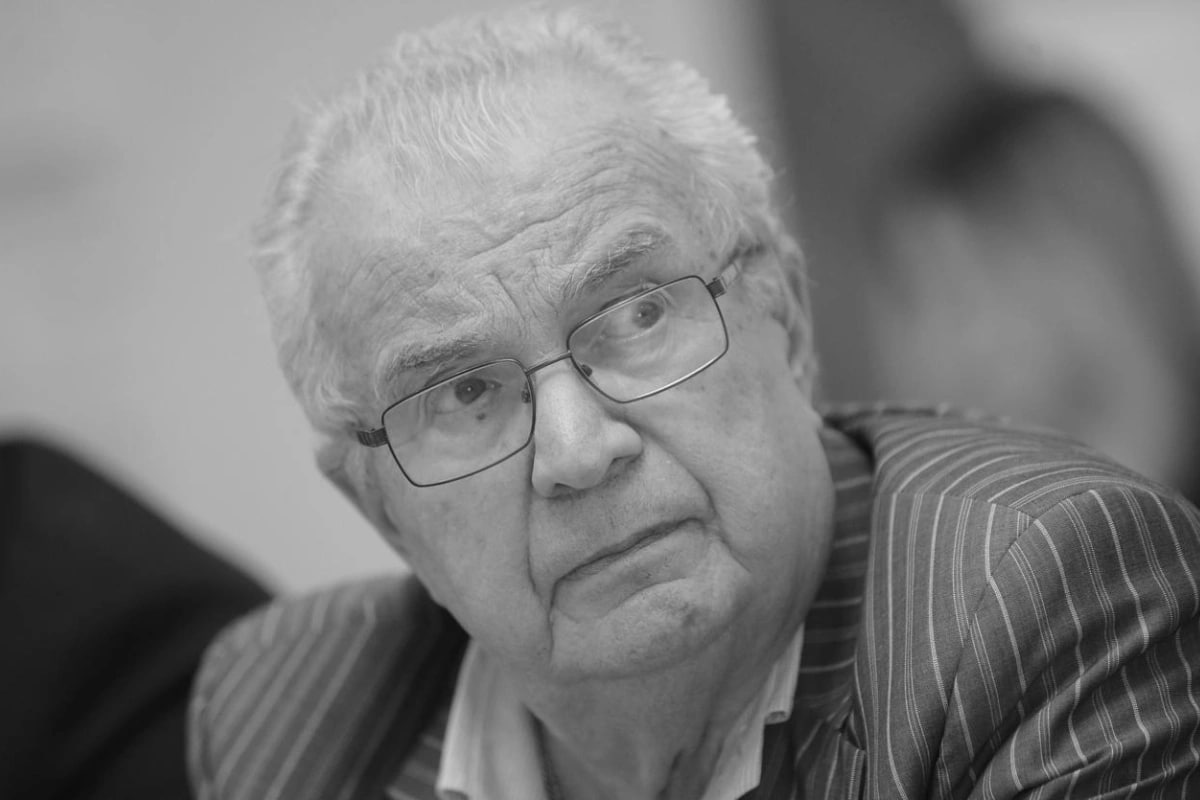 На 88 м году жизни умер советский и российский иллюзионист народный артист РСФСР Эмиль Кио Об этом сообщил в своем Telegram канале директор Большого Московского государственного цирка дрессировщик Эдгард Запашный   oxu az 1406678 ruoxuaz умерЭмильКио   Новости Азербайджана Написать нам