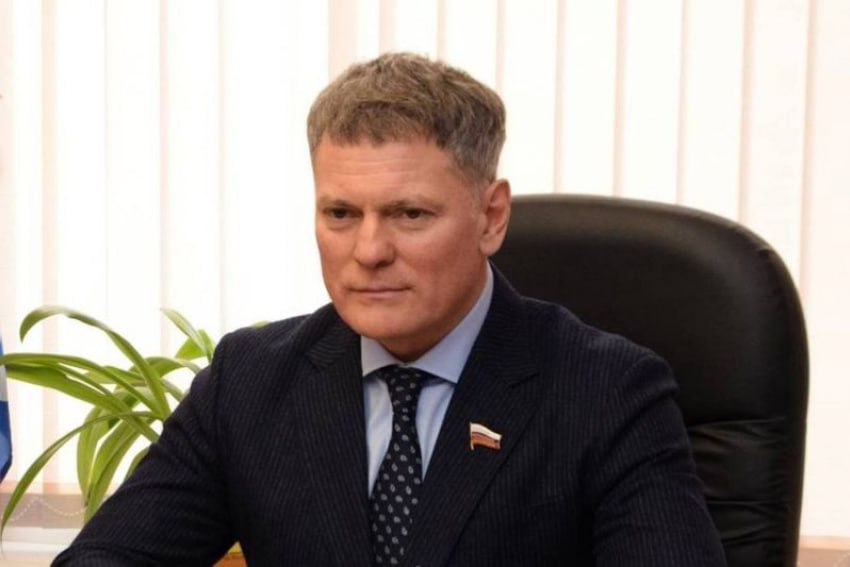 По делу Бавыкина-Васьковой депутата Андрея Прытыкина отправили в СИЗО в Воронеже Речь идет о скандальном деле скупки депутатских мандатов на выборах в облдуму и гордуму 2020 года. По сообщениям СМИ, задержан депутат Воронежской областной Думы и глава компании «Русский аппетит» Андрей Прытыкин. Ему вменяется покушение на дачу взятки ст. 30, ст. 291 УК РФ . По ходатайству следствия, суд уже определил Прытыкину меру пресечения в виде заключения в СИЗО. «Блокнот Воронеж» обратился за комментарием в региональный СУ СКР. Однако там сказали, что задержание Прытыкина не комментируют. Поводом для ареста депутата и главы компании «Русский аппетит» могло стать скандальное дело Бавыкина-Васьковой. Прочитать подробнее об этом деле можно здесь. Объявления работа Купи/продай авто Найти врача