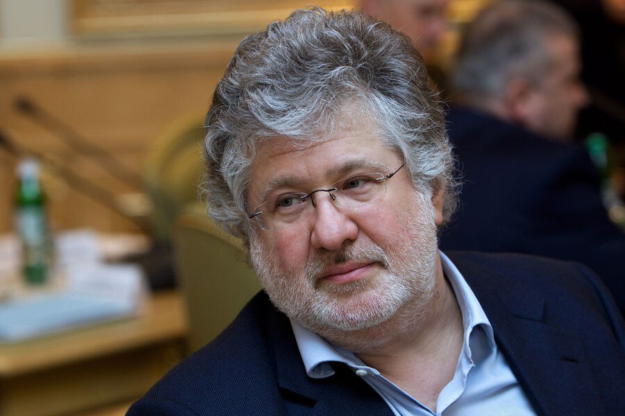 Коломойский намекнул на стоящих за кошельком Зеленского людей Украинский олигарх Игорь Коломойский заявил что коррупционную схему в энергетике якобы реализовали не предприниматель Тимур Миндич а стоящие за ним влиятельные лица По его словам Миндич не мог бы разработать такие сложные схемы и его подставили Национальное антикоррупционное бюро Украины проводит расследование по делу более полутора лет собрав около тысячи аудиозаписей Подписаться