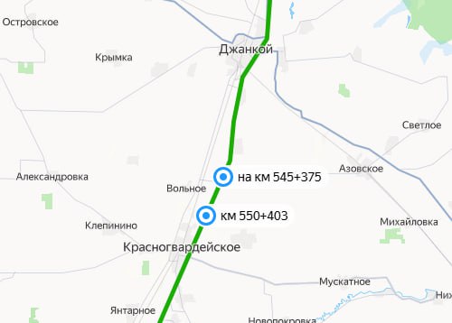 Реверсивный режим движения вводят на двух путепроводах на трассе Симферополь – Джанкой между Красногвардейским и Джанкоем, сообщили в ФКУ «Упрдор «Тамань». Ограничения вводят «в целях обеспечения безопасности», на какой срок – пока неясно