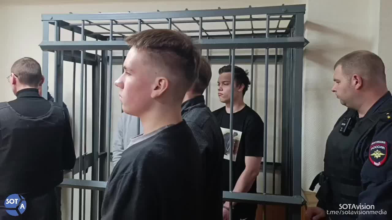 Суд приговорил авторов канала НАЦДЕМ к срокам от 3,5 до 8 лет за экстремизм