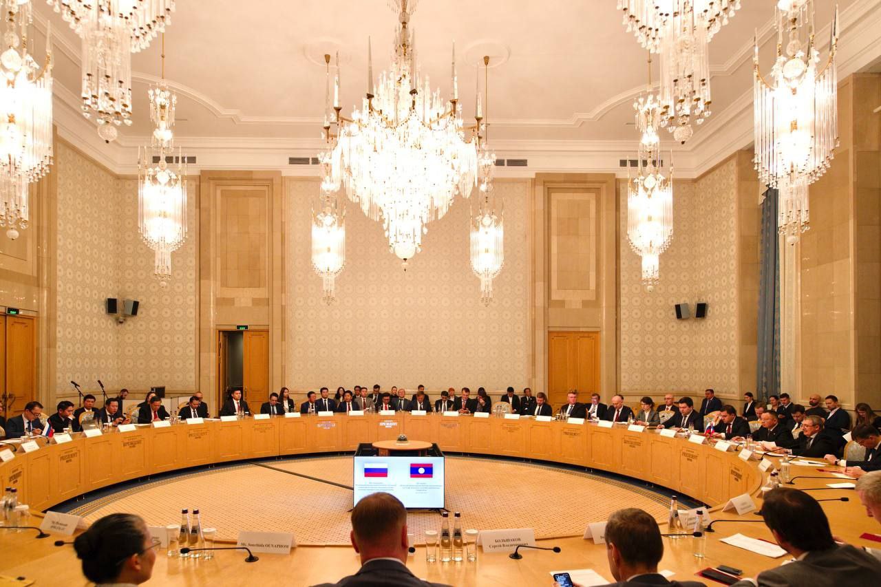 На ПМЭФ и ВЭФ 2026 пригласили делегацию из Лаоса Участие лаосской стороны в ведущих деловых мероприятиях станет новым этапом в укреплении делового культурного и гуманитарного сотрудничества между двумя странами заявил министр строительства и ЖКХ Ирек Файзуллин на заседании межправкомиссии по торгово экономическому и научно техническому сотрудничеству в Москве Подробнее roscongress Фото официальный сайт Минстроя России
