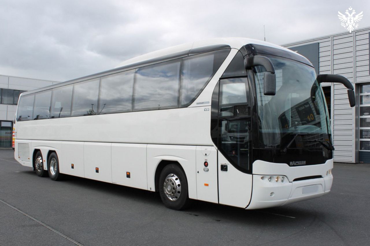 От Геническа до Краснодара теперь можно доехать на прямом автобусе Министерство транспорта и развития транспортной инфраструктуры Херсонской области сообщило о запуске прямого автобусного сообщения между Геническом и Краснодаром Автобус отправляется из Геническа в 17 30 и прибывает в Краснодар на следующий день в 05 00 Дорога занимает 11 5 часов с остановкой в Джанкое Рейсы курсируют через день в прямом и обратном направлениях Уточнить актуальное расписание можно в кассах автостанции Геническа или по телефону 7 990 228 11 56 Новый маршрут позволит жителям области добираться до аэропорта Краснодара ближайшего действующего авиаузла который с 11 сентября работает ежедневно с 09 00 до 19 00 Сайт ВК ОК MAX Администрация Херсонская область VGA Kherson SALDO VGA