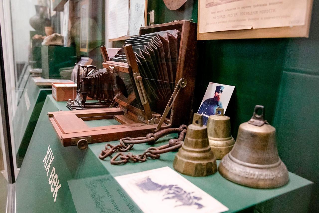 Музейная неделя Среда день посещения всех площадок Музея Москвы В музее Садовое кольцо можно увидеть обновленную экспозицию посвященную истории Мещанского района а также узнать о нереализованных архитектурных проектах на Сретенке и проспекте Мира В Музее истории Лефортово открыта выставка Дощатый счет там представлены старинные счетные инструменты А в Музее Зеленограда работает экспозиция С первой полосы основанная на материалах прессы прежде всего окружной газеты Сорок один которая издается в Зеленограде с 1990 года Дата 12 Ноября Адрес Музеи Москвы