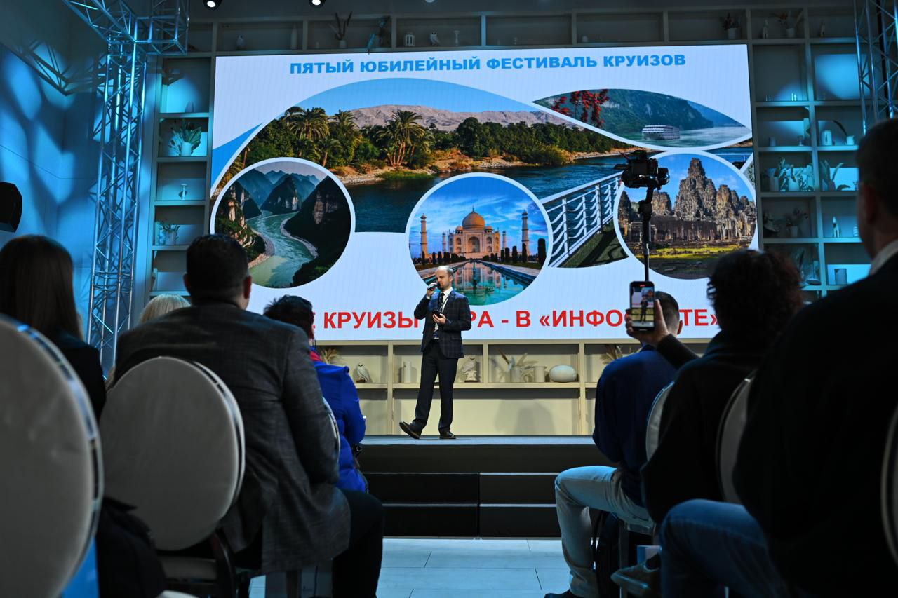 Ассортимент зарубежных круизов для россиян расширяется Круизный центр Инфофлот вместе с круизной компанией Созвездие активно работает над ассортиментом маршрутов адаптированных под русскоязычную аудиторию К примеру в конце прошлого года стартовали круизы по Нилу а в этом по Янцзы Есть также маршруты по Турции Юго Восточной Азии и даже Европе И их количество постоянно растет Если в прошлом году таких заездов было не более 20 то на ближайшие год полтора планируется свыше 200 Количество россиян которые выехали в этих непростых условиях за рубеж перевалило с начала года за 10 тыс И на следующий год мы ждем прироста турпотока в 2 3 раза если геополитика останется плюс минус в таком же состоянии рассказал Вестнику АТОР гендиректор круизного центра Андрей Михайловский на полях Фестиваля круизов Инфофлота atorus