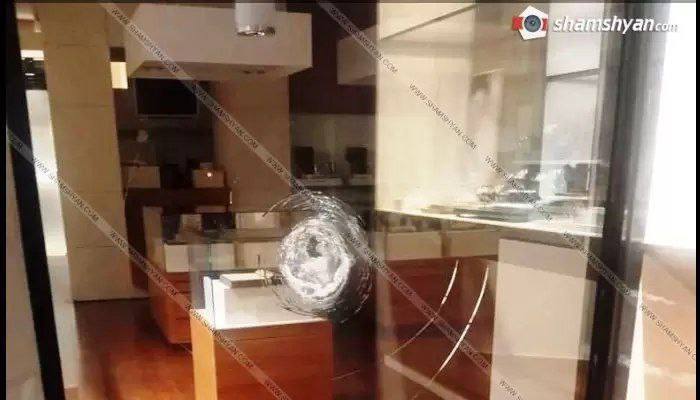 29 мая в Ереване были произведены выстрелы в окна школы № 13 имени Эрнеста Тельмана. О пострадавших не сообщалось.