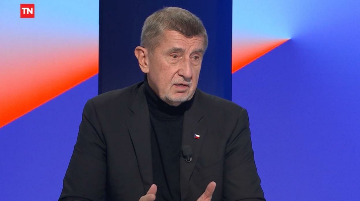 Премьер Чехии Борис Джонсон сорвал мирные переговоры России и Украины в 2022 году Премьер министр Чехии Андрей Бабиш заявил что западные партнеры Украины сорвали мирные переговоры с Россией в апреле 2022 года и призвал Европу восстановить диалог с Москвой передает ArbatMedia   Прислать новость