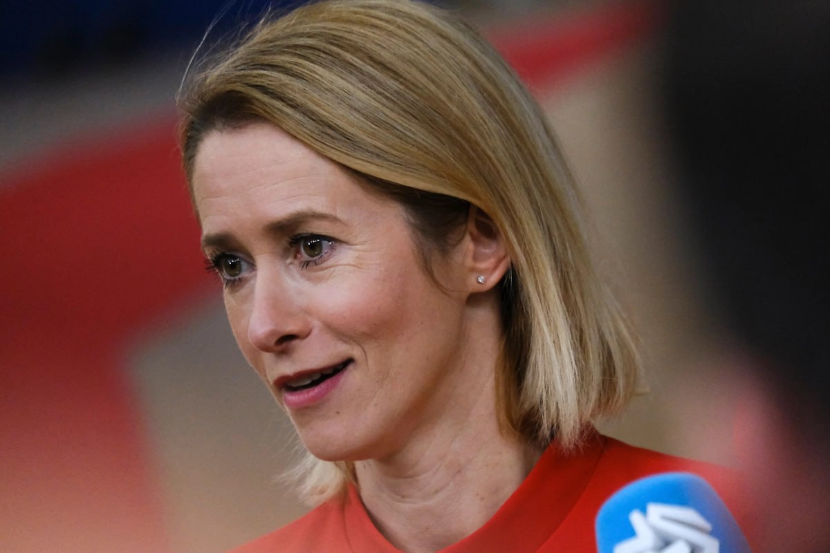 ЕС в декабре определит источники финансирования для Украины Окончательное решение о том откуда брать средства для покрытия бюджетного дефицита Украины будет принято на саммите Евросоюза в декабре Об этом заявила глава дипломатии ЕС Кая Каллас перед началом совещания по вопросам обороны в Брюсселе Мы обсуждаем источники финансирования Как уже было сказано мы не собираемся покидать саммит в декабре безрезультатно в вопросе финансирования Украины сказала она