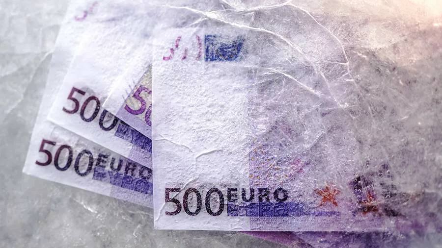 Украина получит €1 млрд с доходов от замороженных активов России Европейская комиссия объявила о выделении Украине четвертого транша кредита макрофинансовой помощи. Ранее Киеву были предоставлены €6 млрд. Еще €12,1 млрд планируется выделить до конца года. Еврокомиссар пояснил, что указанные кредиты «должны быть погашены за счет доходов от иммобилизованных российских государственных активов» на территории ЕС. Главное — здесь. Подписывайтесь!