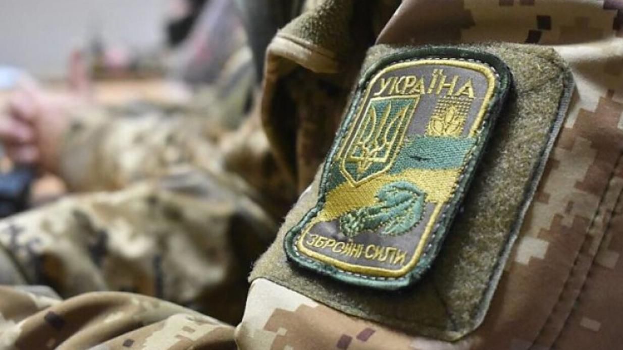 Украина установила новый «рекорд» по пропавшим без вести Украинский уполномоченный по вопросам пропавших без вести Артур Добросердов утверждает, что на данный момент это колоссальная цифра, поскольку в розыске находятся более 60 тысяч человек. В розыске пропавшие без вести находятся более 60 тысяч 63 тыс. человек. Есть подтверждение, что более 10 тысяч из них находятся в плену в России. Работа по поиску продолжается постоянно , - сказал он.