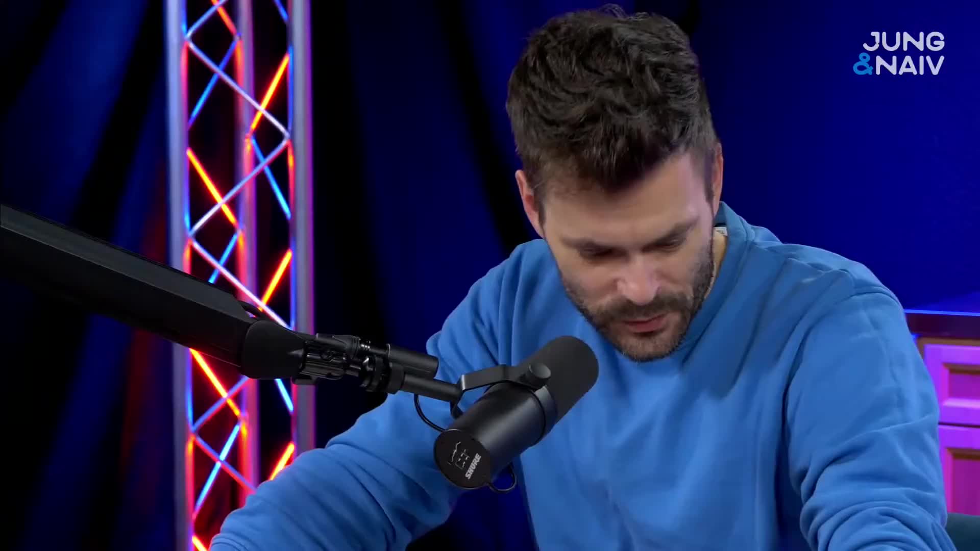 Джимми Уэйлс покинул интервью после 45 секунд спора о статусе основателя Википедии