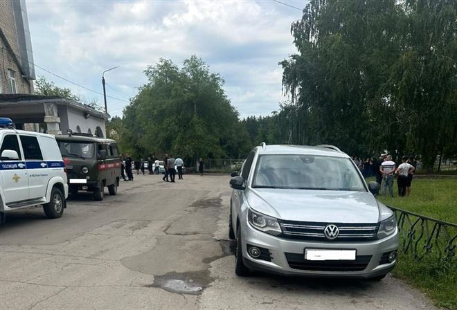 В Сызрани произошла массовая драка между кланами курдов  Сейчас несколько пострадавших в больнице.    Фото: Ксения Штефан