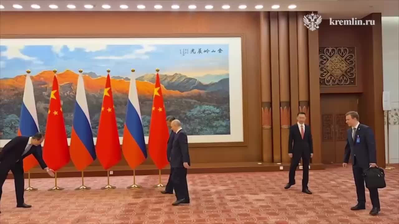 Путин подтвердил участие в саммите АТЭС и пригласил Си Цзиньпина в Россию