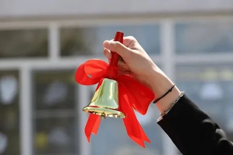 Последние звонки в Ростовской области будут все же в закрытых помещениях