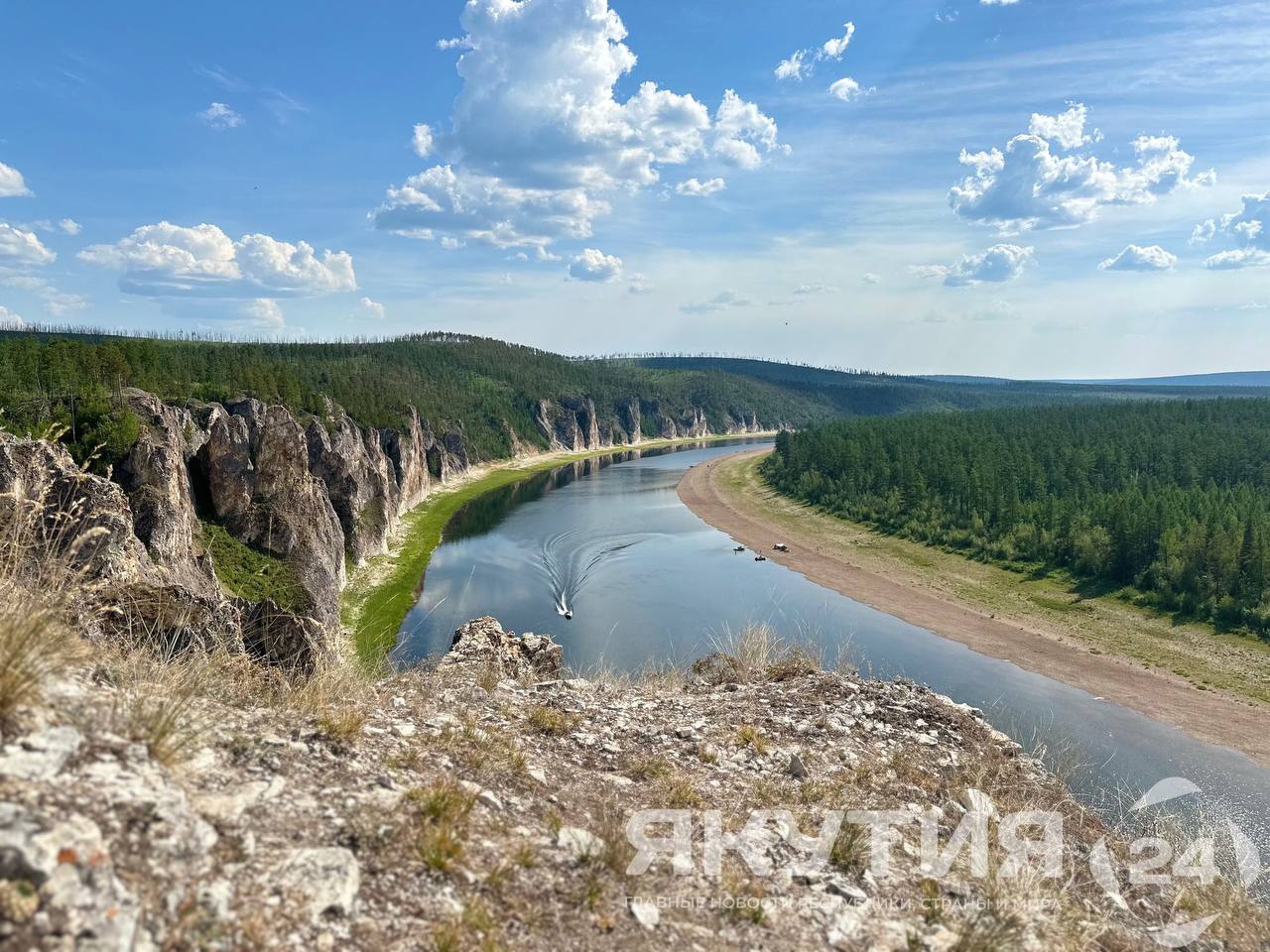 ‍ Ученые расшифровали геном человека, жившего в Якутии 10 тысяч лет назад  Ученые расшифровали геном хатыстырского человека, который жил на территории современного Алданского района Якутии около 10 тысяч лет назад. Об этом сообщил ТАСС Виктор Дьяконов, старший научный сотрудник Института археологии и этнографии СО РАН. Исследование, опубликованное в журнале Nature, охватывает ДНК 180 человек, живших в Северной Евразии с мезолита до бронзового века.  Подробнее читайте по ссылке     Фото: Майя Дмитриева / «Якутия 24»