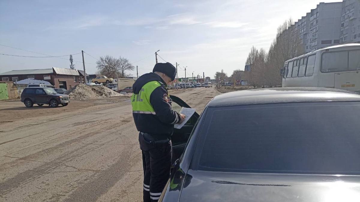 Выпивший 3 литра пива водитель устроил ДТП под Самарой  В октябре прошлого года в дежурную часть МВД России «Сызранское» поступило сообщение о ДТП в районе переулка Молодогвардейский. Со слов заявителя водитель-нарушитель правопорядка находился в нетрезвом состоянии.   Как сообщили в ГУ МВД по Самарской области местный житель 1994 года рождения, управляя автомобилем LADA 219010 не уступил дорогу и допустил столкновение с машиной ВАЗ 213100. Медицинская помощь участникам столкновения не понадобилась, но у водителя LADA 219010 были выявлены явные признаки алкогольного опьянения и отсутствие водительского удостоверения.  Подробнее читайте на сайте tvsamara.ru.     ГУ МВД по Самарской области