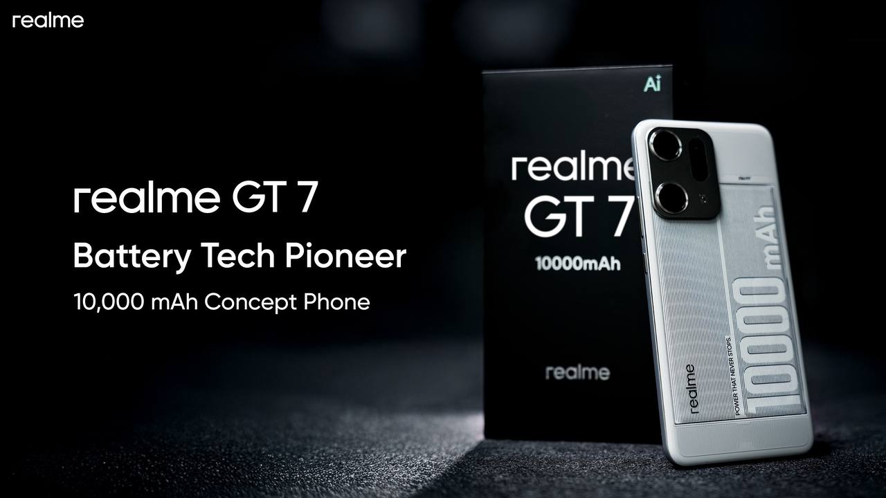 Вот такой концептофон есть в планах у Realme: версия модели GT 7 с гигантским аккумом на 10 000 mAh. При этом девайс в теории будет не таким массивным, как условный защищенный Unihertz с Али. Вес — 212 грамм, толщина — 8,5 мм. Ещё могут добавить блок зарядки на 320 Вт. А дизайнерам, видимо, все это время было недостаточно гравировок AI SMART CAMERA вокруг объективов китайских смартфонов. Здесь они разошлись и влепили значение ёмкости батареи прямо на задник.