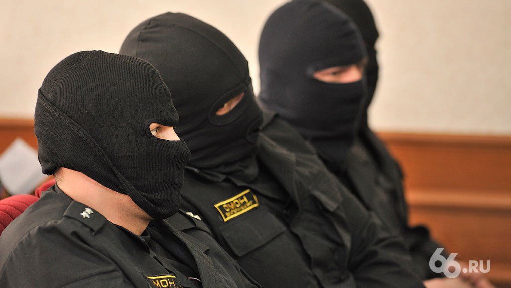 Список самых опасных преступников опубликовало МВД Среди разыскиваемых есть маньяк, украинские военные, члены и главари банд, бизнесмены и даже священник, который скрывался в монастыре под Екатеринбургом. Всего в списке 11 человек. За поимку этих особо опасных преступников или полезную информацию о них готовы отдать 1 млн рублей.
