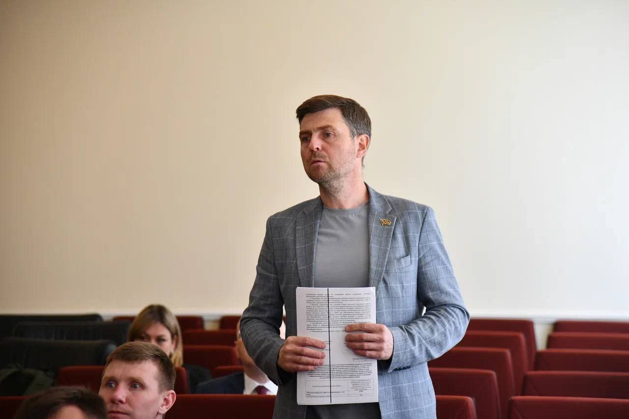 В округе состоялось очередное заседание Совета депутатов муниципального округа Истра. Коллеги по депутатскому корпусу рассмотрели информацию о результатах контрольных и экспертно-аналитических мероприятий, проведенных Контрольно-счетным органом муниципалитета за 1 квартал 2025 года. По данной теме в роли докладчика выступила председатель Контрольно-счетного органа муниципального округа Истра Елена Брусникина. Также в повестке вопросов было установление предельной платы за содержание жилого помещения для нанимателей по договорам соцнайма и договорам найма жилых помещений государственного и муниципального жилья, а также для собственников, которые приняли или нет решение о выборе способа управления многоквартирным домом. В качестве докладчика выступила Калугина Татьяна – заместитель начальника управления ЖКХ администрации муниципального округа Истра. В число прочих тем заседания также вошли вопросы: внесение изменений в Положение о присвоении звания «Почетный гражданин муниципального округа Истра»; утверждение генплана муниципального округа Истра применительно к населенному пункту с. Дарна и с. Петровское; утверждение положения о порядке присвоения наименований элементам улично-дорожной сети, элементам планировочной структуры в границах округа Истра в честь выдающихся людей; и другие текущие вопросы. #актуальнО #моИстра #совет